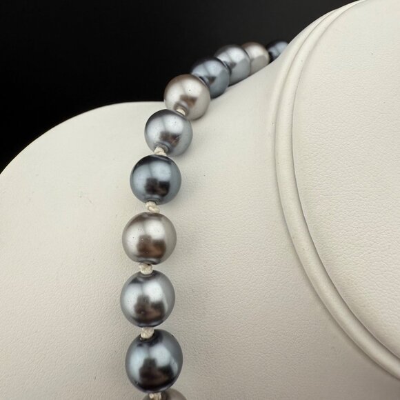 Elegant Gray & Silver Beaded Necklace With Rhinestone Clasp - Picture 2 of 6